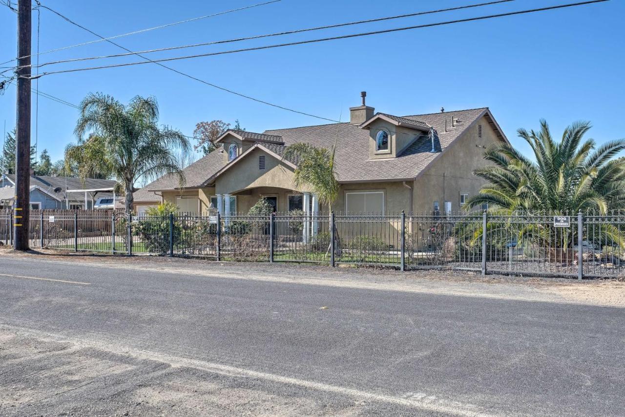 Manteca Home With Gated Yard About 2 Mi To Downtown Exterior photo